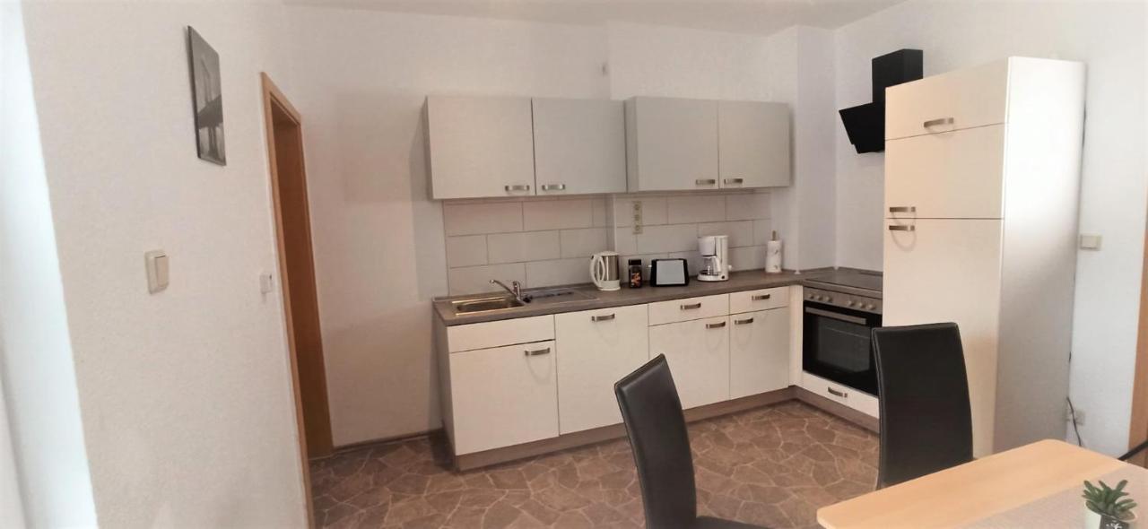 Apartment Fuer Bis Zu 7 Personen Mit Balkon Halberstadt Exterior photo